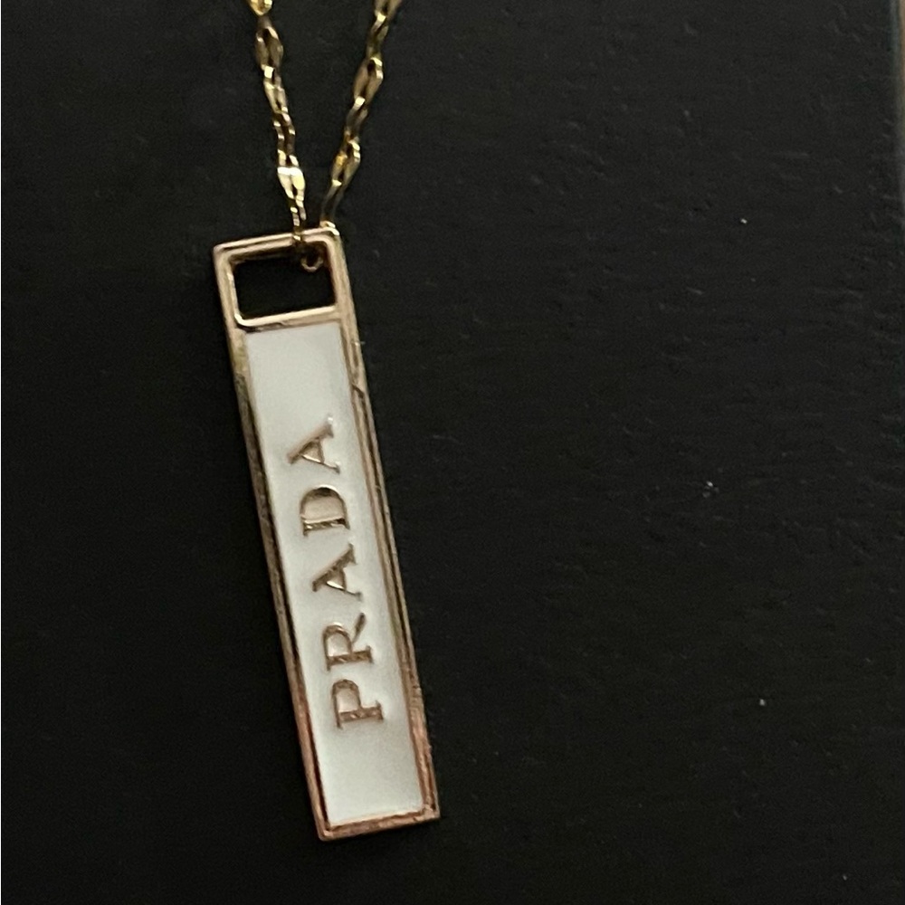 PRADA Zipper Tab - Picture 4 of 7